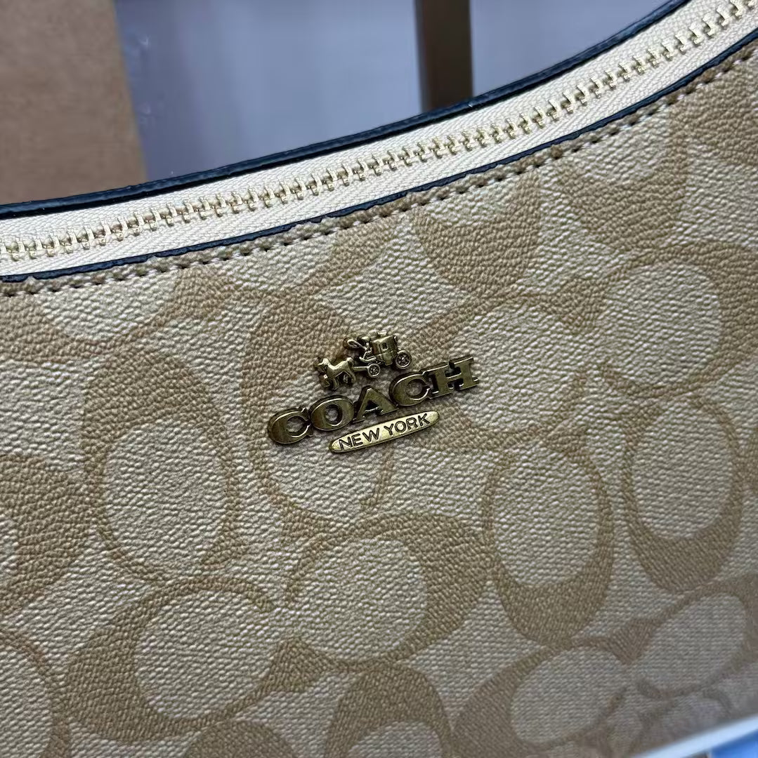 The Compact Shoulder Bag