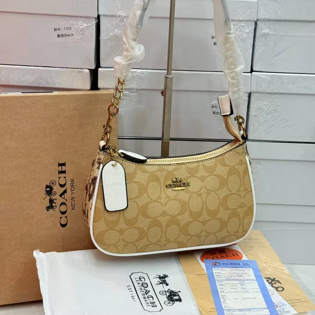 The Compact Shoulder Bag