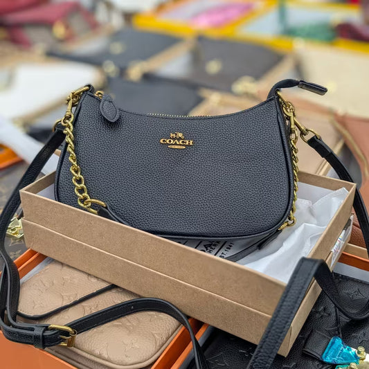 The Compact Shoulder Bag