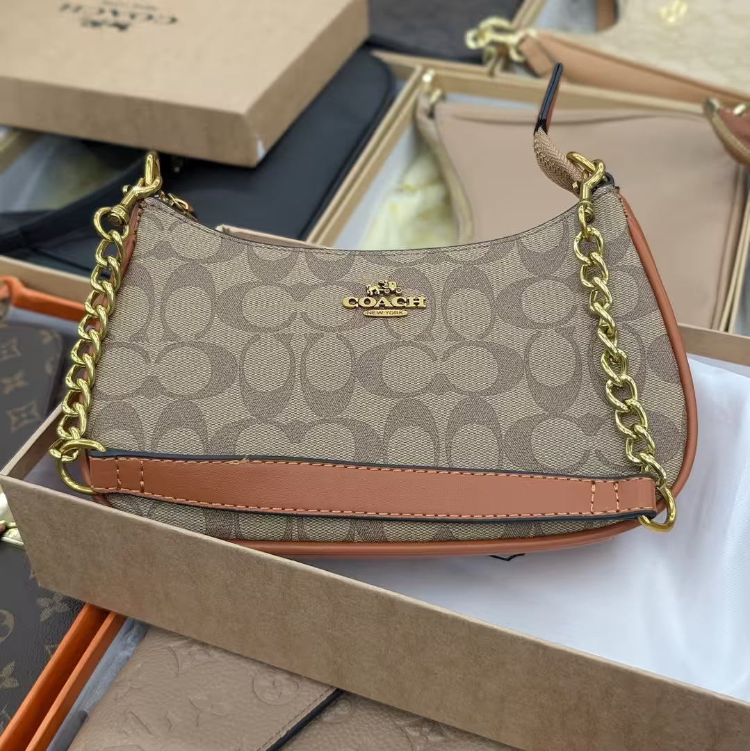 The Compact Shoulder Bag