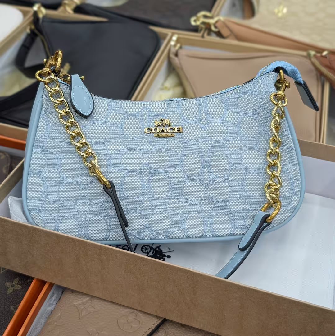 The Compact Shoulder Bag