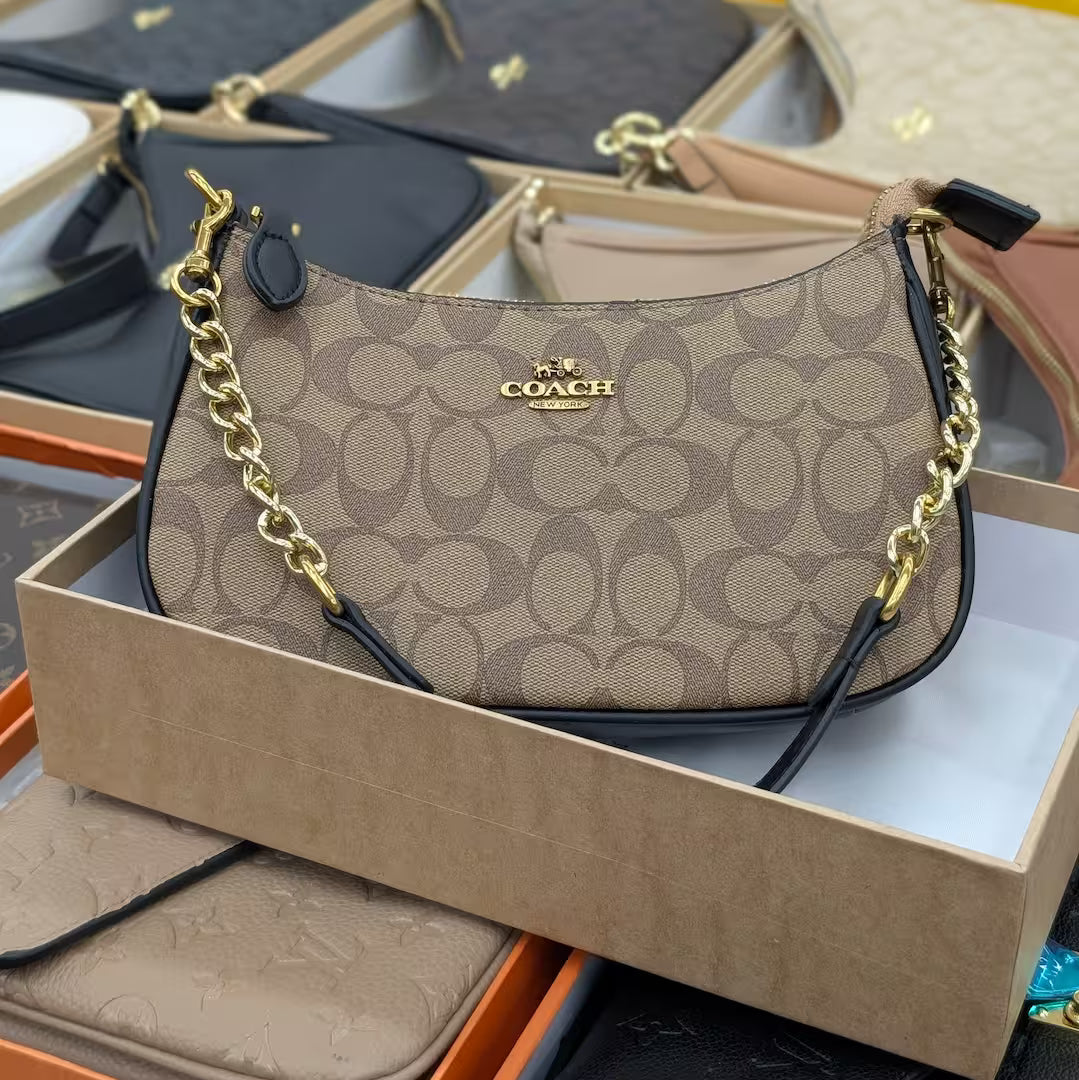 The Compact Shoulder Bag